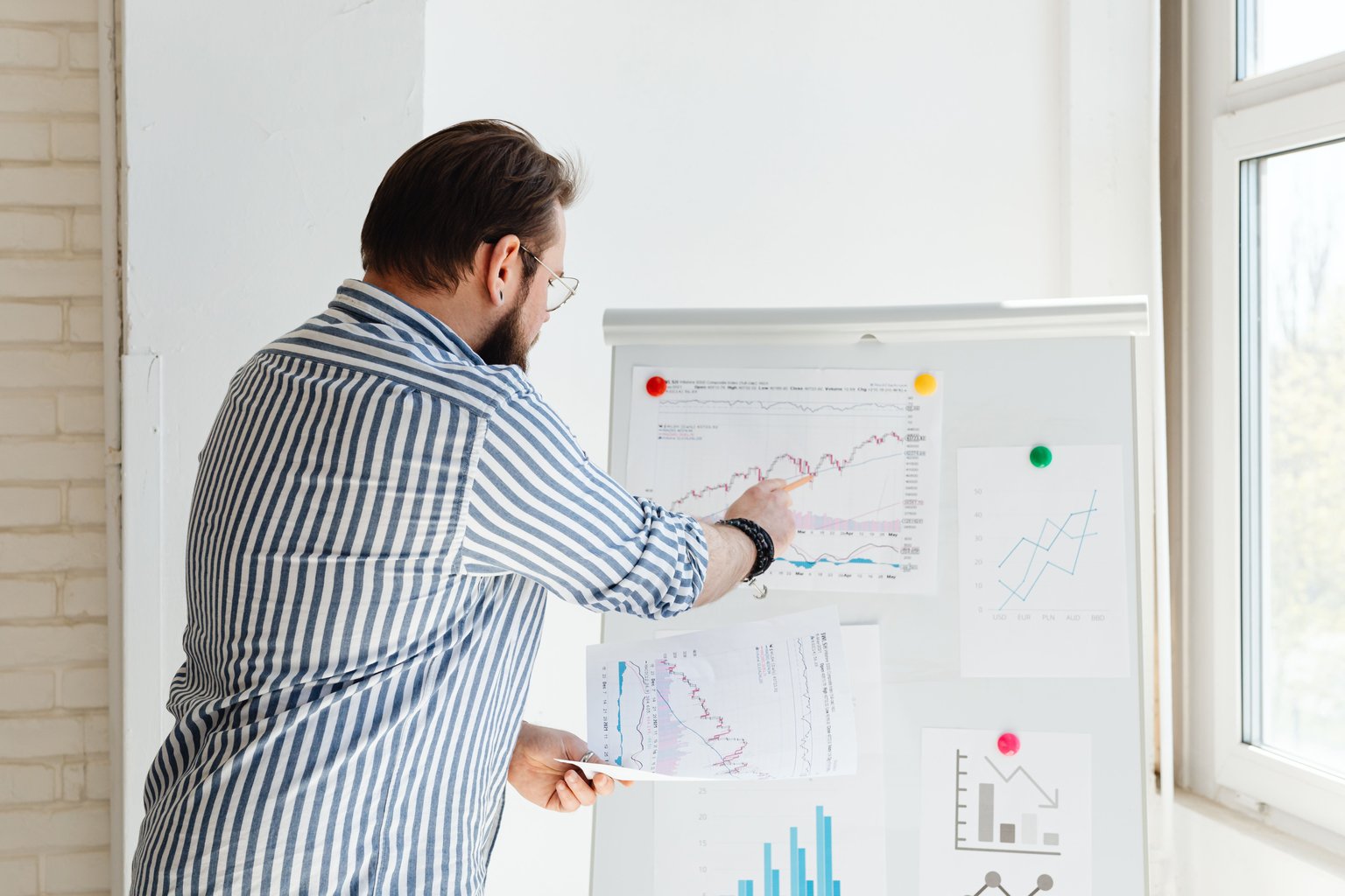 Low or No Budget Growth Hacks for Solo Founders (2026)