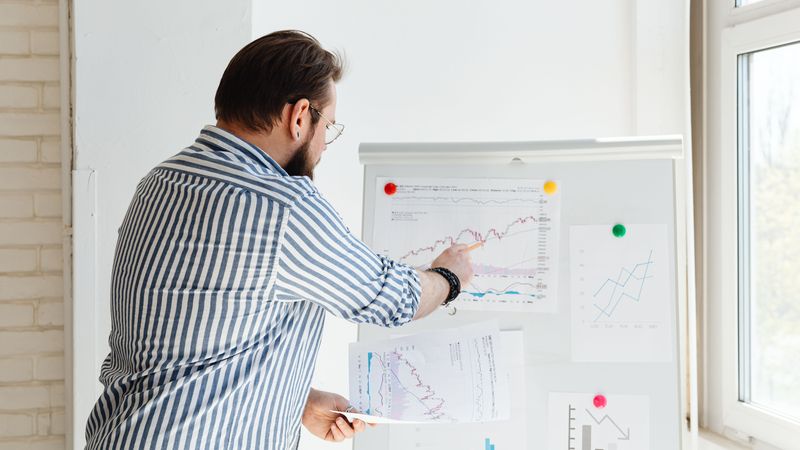 Low or No Budget Growth Hacks for Solo Founders (2026)
